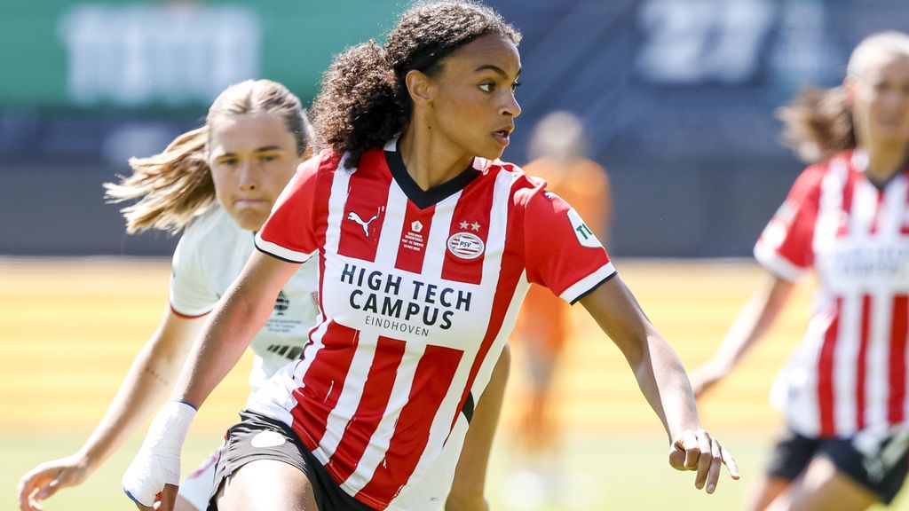 Met Nijstad heeft PSV in vrouwentopper tegen Ajax een 'dynamische box-to-box'-speelster