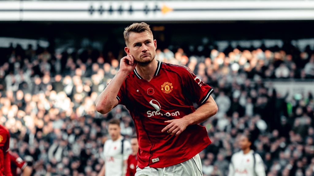 De Ligt redt punt voor United bij Spurs, drie goals in laatste minuten