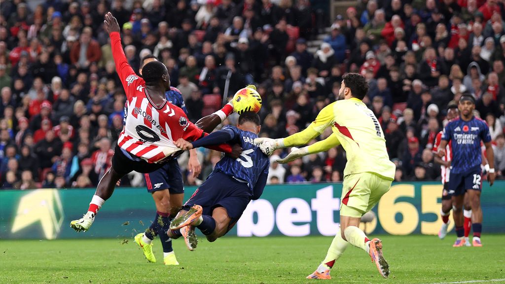 Brobbey helpt Sunderland aan gelijkspel tegen Arsenal, De Ligt redt punt United