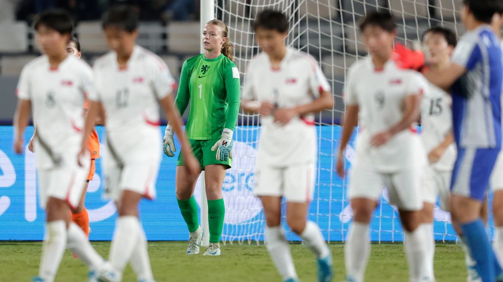 Oranje-voetbalsters onder 17 grijpen naast wereldtitel in historische finale