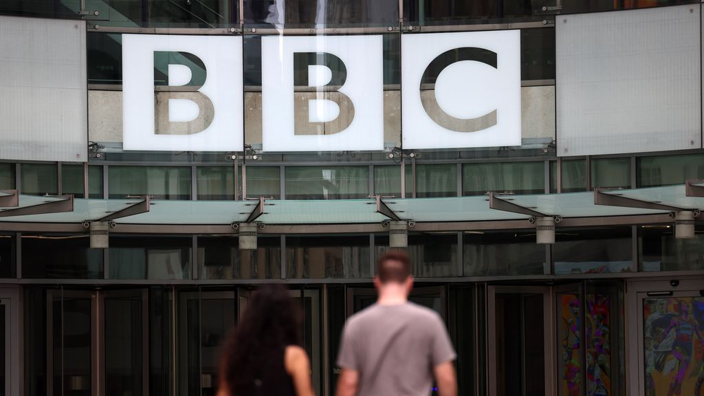 Foto: Een gebed zonder einde: hoe de problemen zich opstapelden voor de BBC