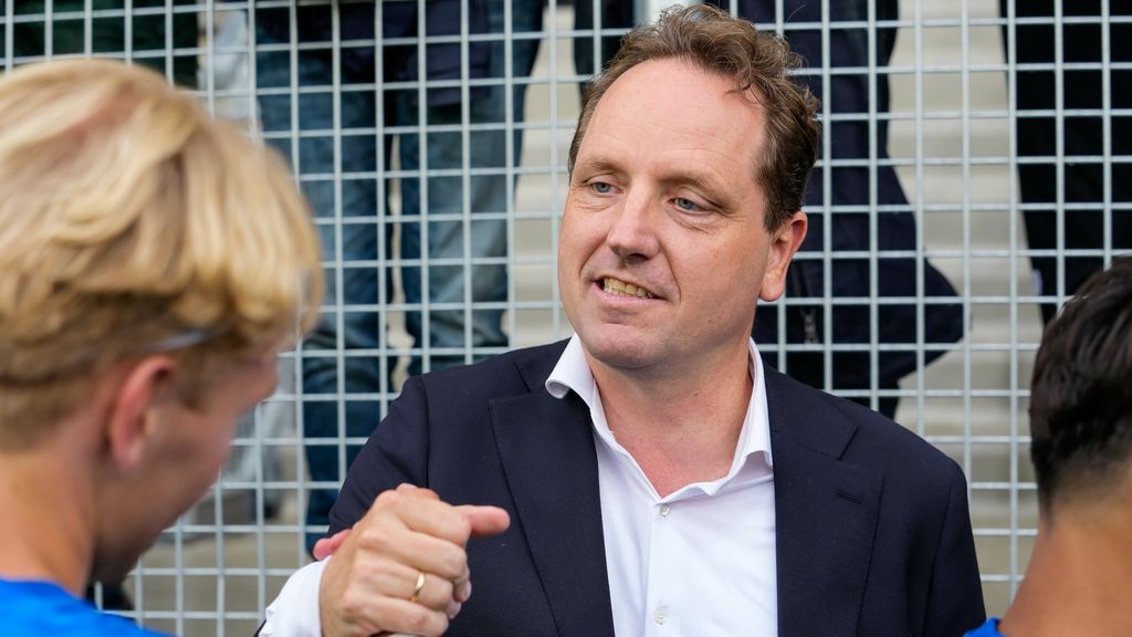 AZ blijft ondanks afstraffing trouw aan visie: 'Een keer kampioen op onze manier'