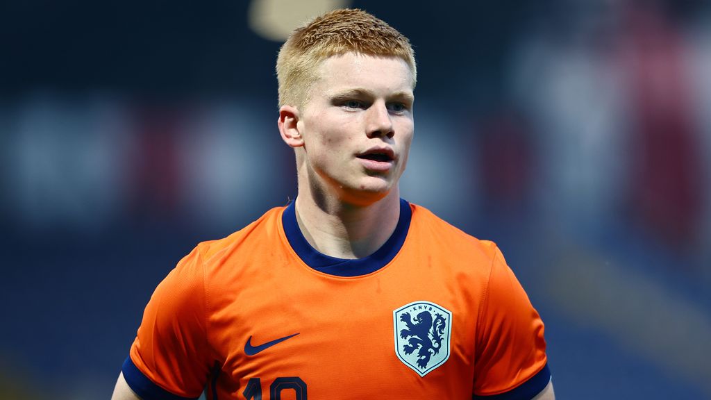 Smit nuchter onder vergelijking met Pedri: 'Nu aan mij om te laten zien of ik dat kan'