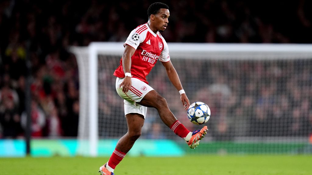 Jurriën Timber on the ball for Arsenal