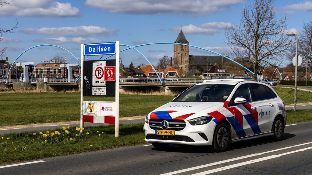 Foto: Verdachte (55) van kinderontvoering Dalfsen komt vrij