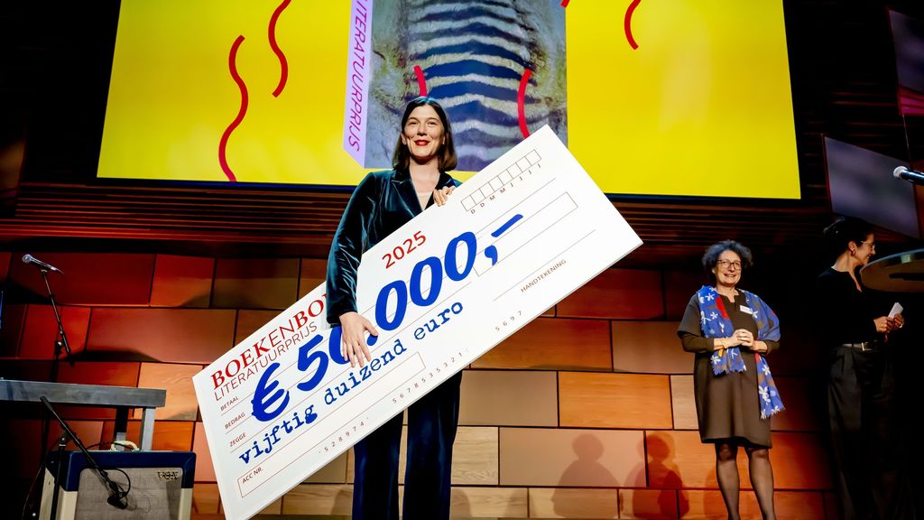 Boekenbon Literatuurprijs 2025 voor boek 'Een vlam Tasmaanse tijgers'