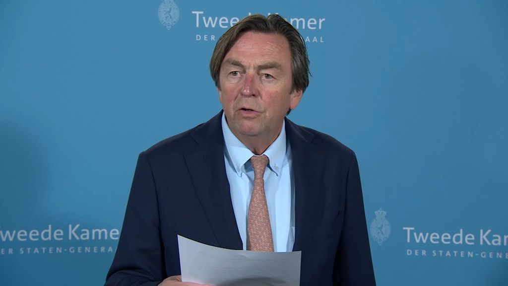 Foto: D66-informateur Wijers trekt zich terug vanwege appje, Buma alleen verder