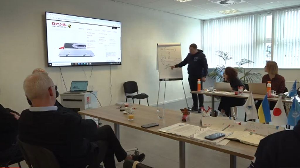 Foto: Oekraïners krijgen in Gelderland les over autorijden met een beperking