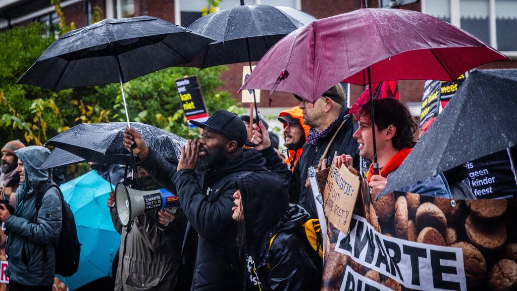 Actiegroep Kick Out Zwarte Piet stopt: 'Nederland moet stokje overnemen'