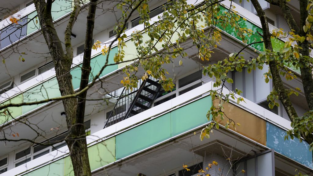 Foto: Bewoners flats Zeist verrast door onveilige balkons: 'Voel me niet meer zo veilig'
