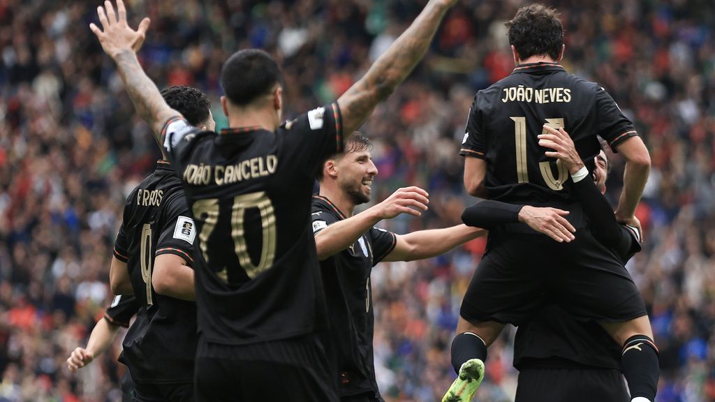 Portugal met monsterzege naar WK, AZ-spits Parrott goud waard voor winnend Ierland