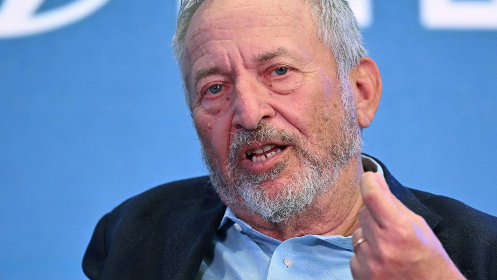 Foto: Oud-minister VS doet stap terug na versiertips van Epstein: 'Schaam me diep'