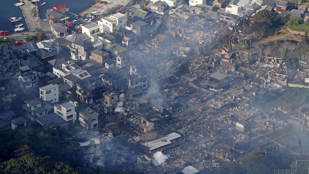 Foto: Enorme verwoesting door brand in Japan, een van de grootste in bijna 50 jaar tijd