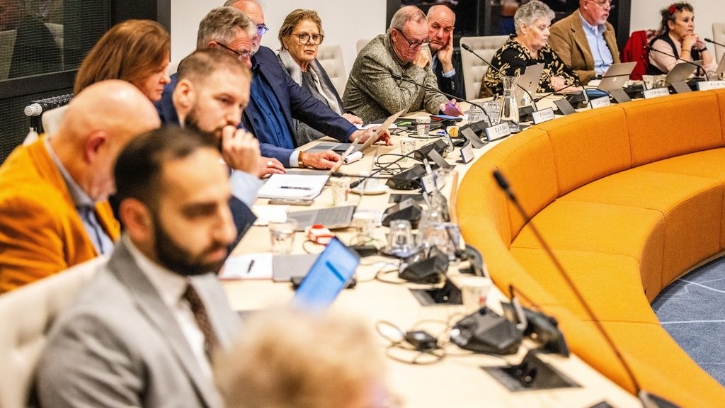Foto: Gemeenteraad Moerdijk stemt in met verdwijnen dorp 
