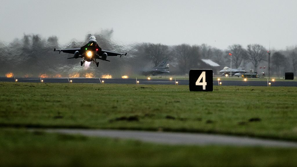 Foto: Luchtmacht heeft wapens ingezet tegen drones boven vliegbasis Volkel