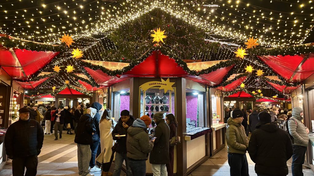 Foto: Duitse kerstmarktseizoen begonnen met meer betonblokken en barricades