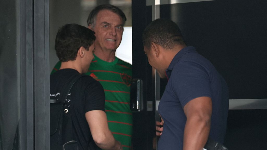Foto: 'Bolsonaro probeerde elektronische enkelband te verwijderen'