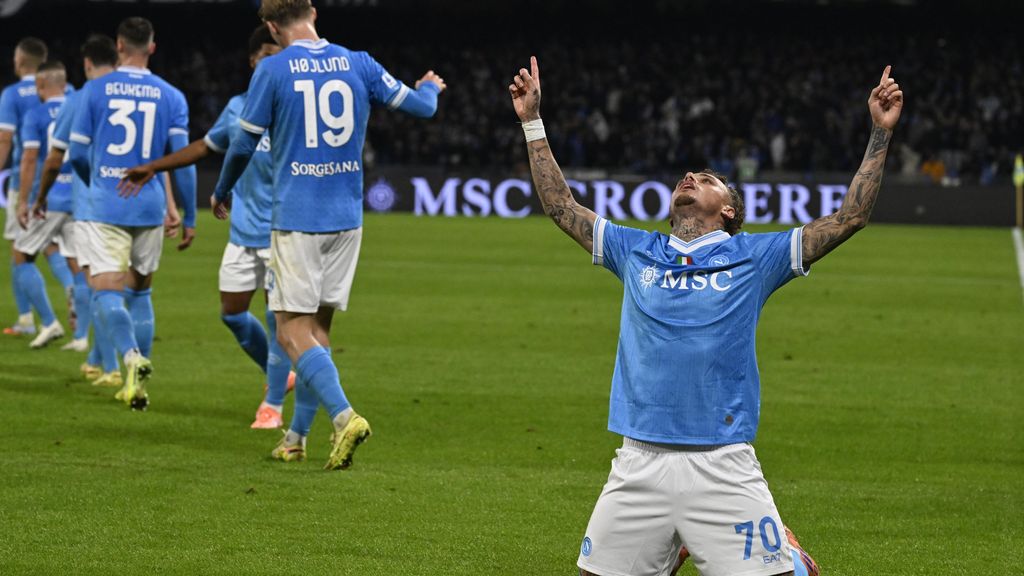 Emotionele Lang maakt eerste doelpunt voor Napoli bij zege op Atalanta