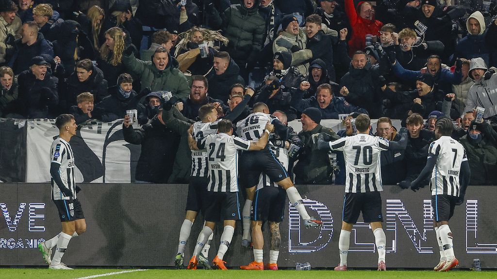 Heracles verlaat laatste plaats, fans zingen over kampioenschap • Fortuna pakt punt bij Sparta