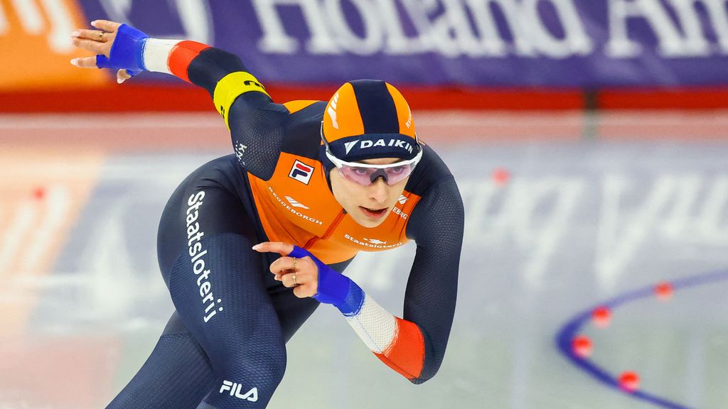 Kok wint 500 meter in Calgary met Nederlandse top vijf, De Boo naast podium