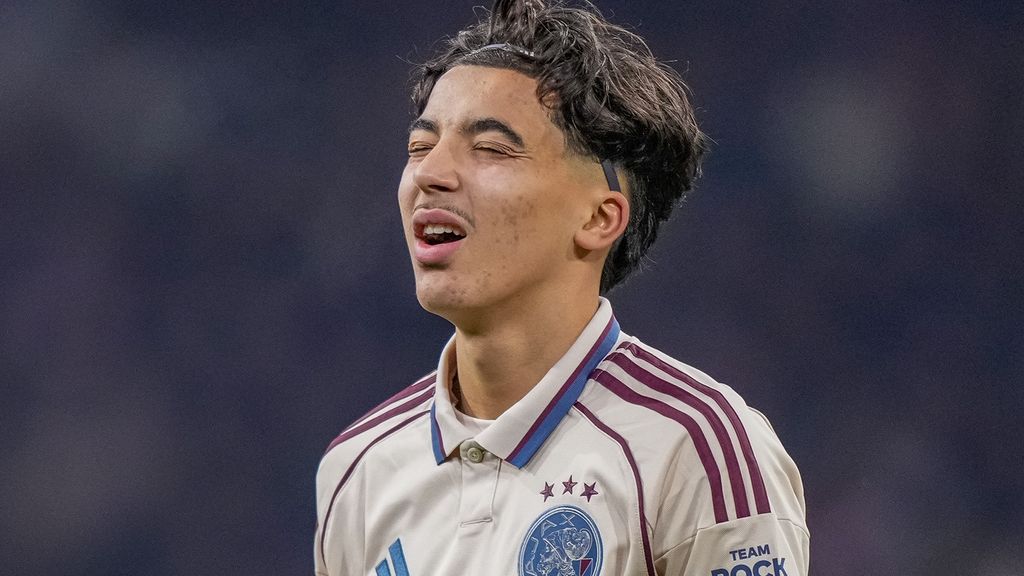 Ajax blijft puntloos in Champions League, Mourinho's Benfica te sterk in Amsterdam