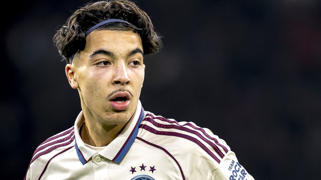 Bluffertje Bounida lichtpunt bij historisch slecht Ajax: 'Heb me in de basis gespeeld'