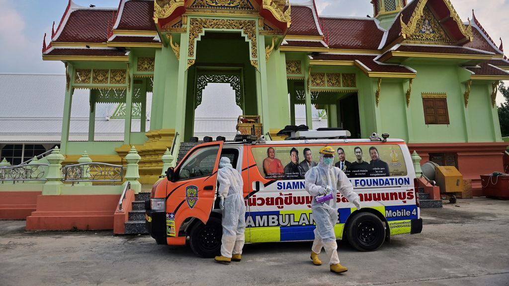 Foto: Thaise vrouw voorkomt eigen crematie door te kloppen vanuit haar kist