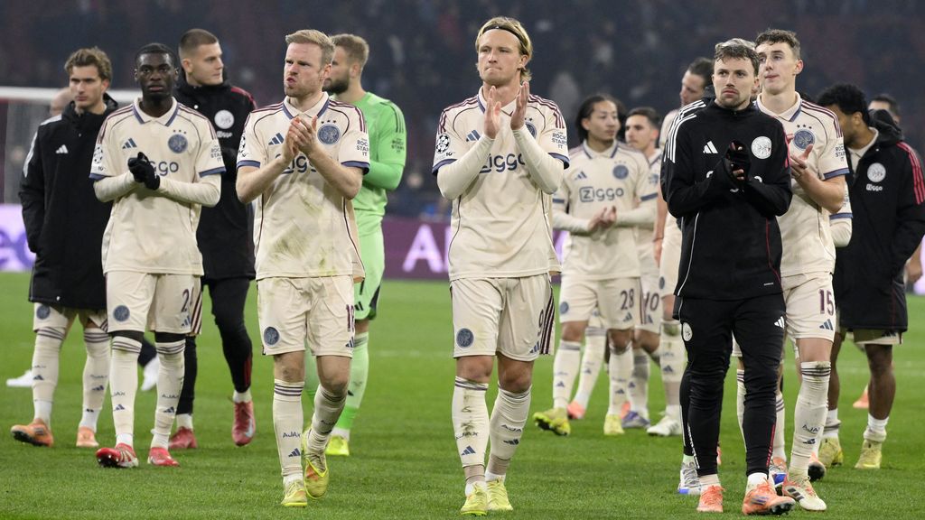 Ajax blijft puntloos in Champions League, Mourinho's Benfica te sterk in Amsterdam