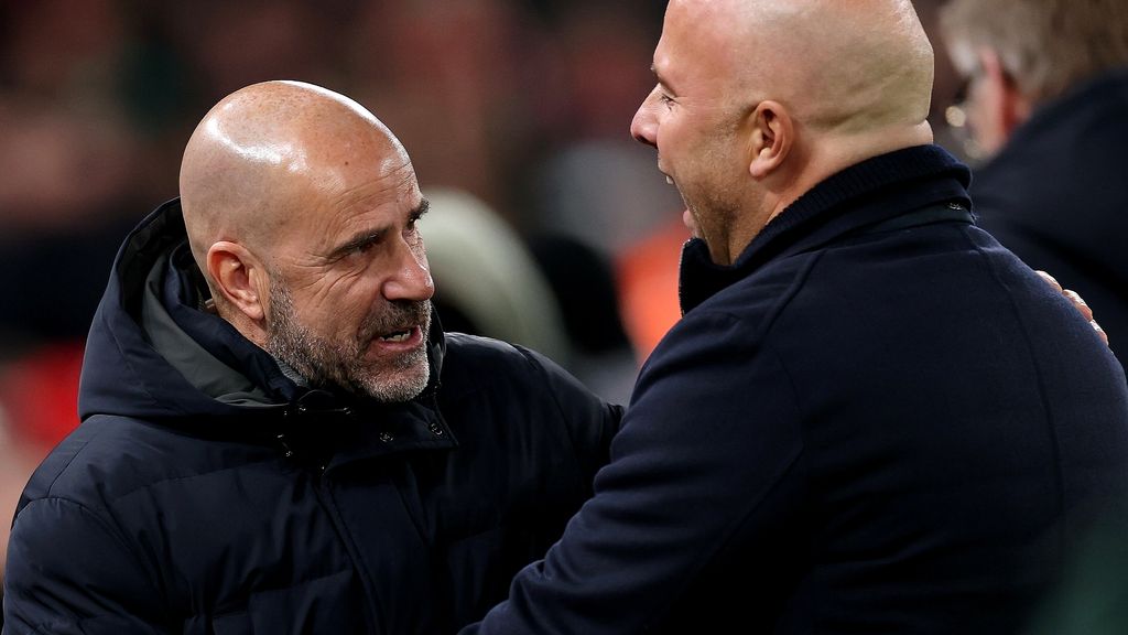 Bosz 'hartstikke trots' na stunt PSV tegen Slot: 'Voetballen was de sleutel'