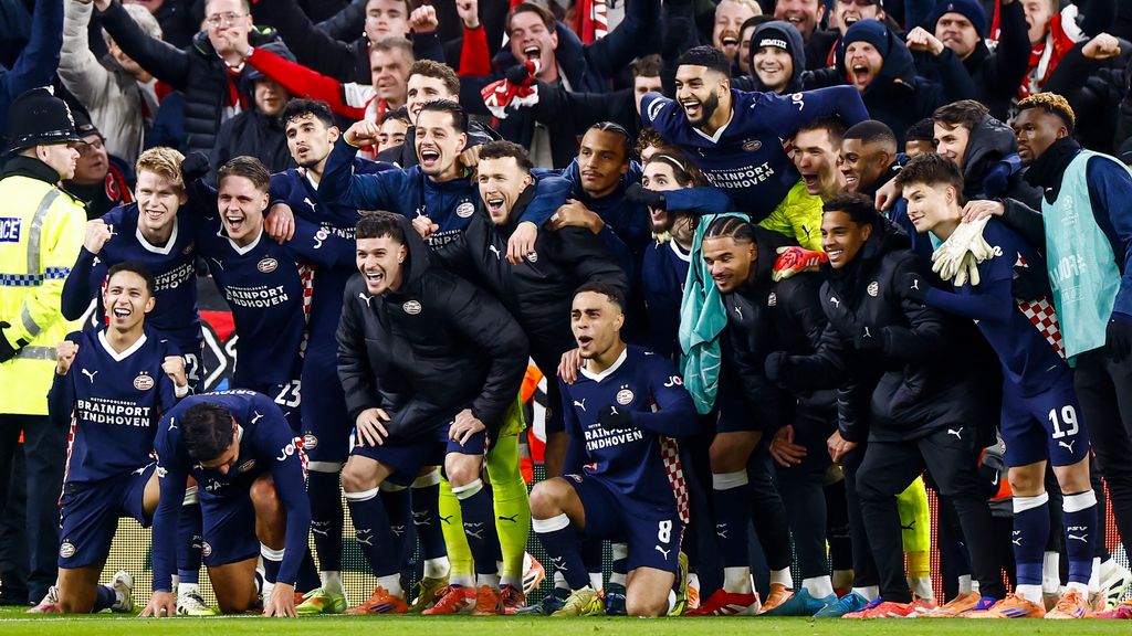 Bosz na sensatie in Liverpool: 'Geweldig voor aanzien Nederlandse voetbal'