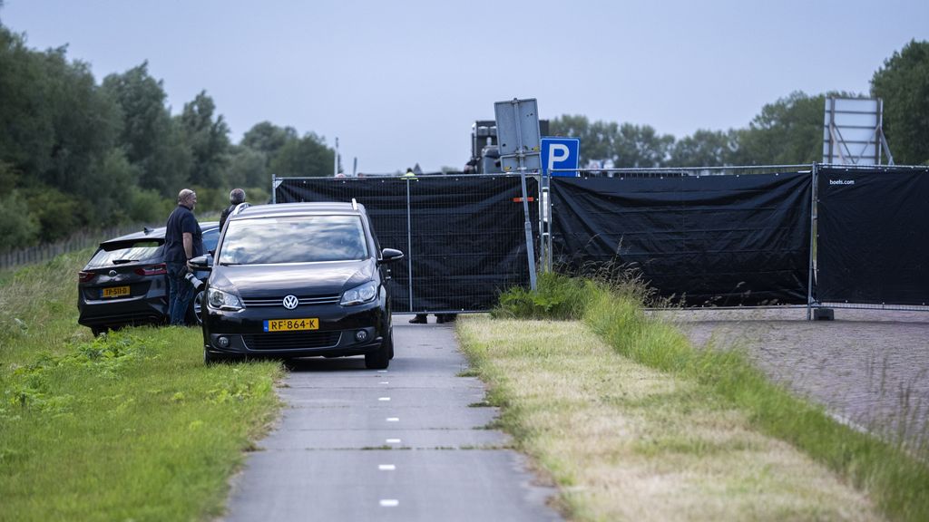 Foto: Broers van vermoorde zusje Ryan (18) ontkennen, wijzen naar vader
