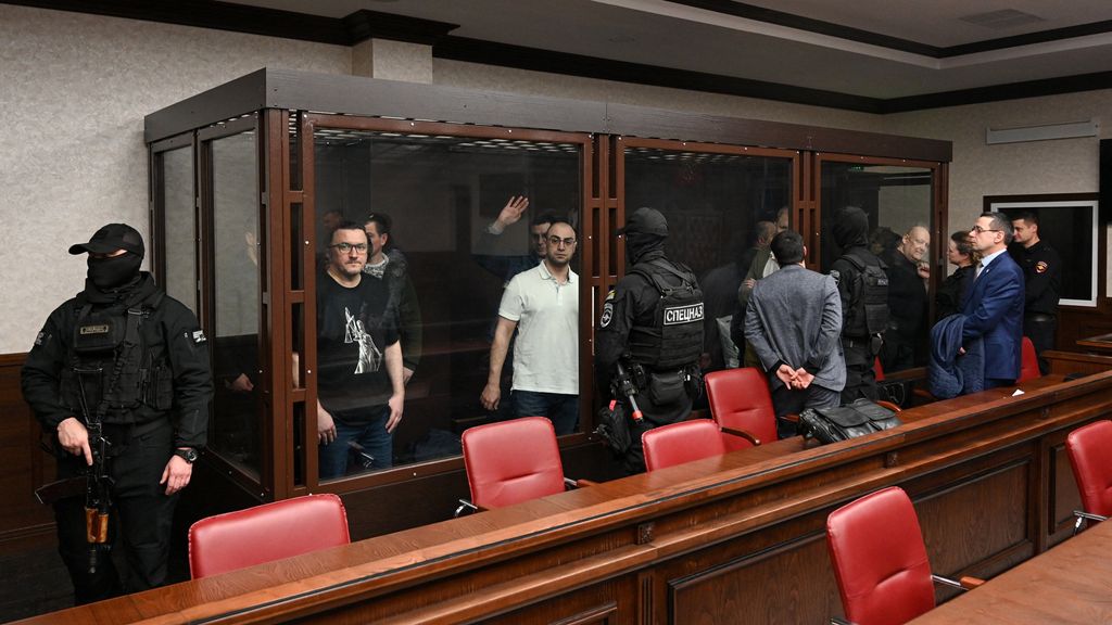 Foto: Russische rechtbank legt acht keer levenslang op voor opblazen Krimbrug