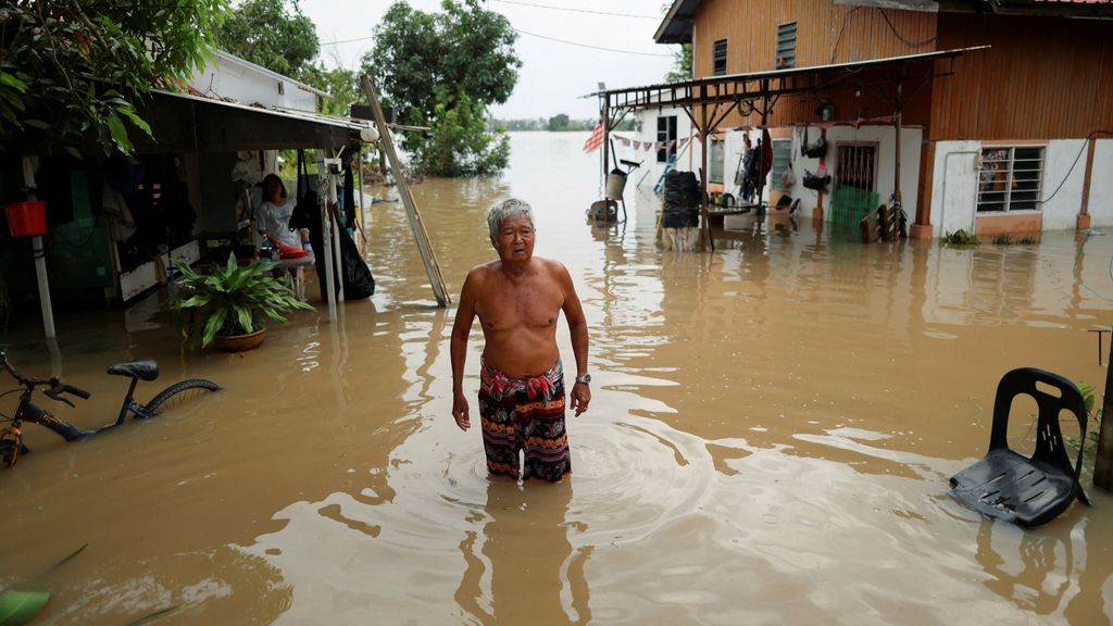 Foto: Dodental noodweer Sumatra stijgt ruim 400, 4 miljoen mensen getroffen in Zuidoost-Azië