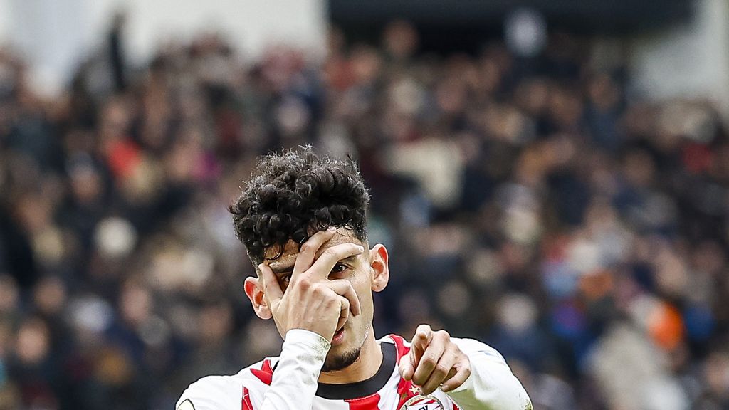 PSV wint eenvoudig van Volendam, Pepi luistert basisplaats op met goal en assist