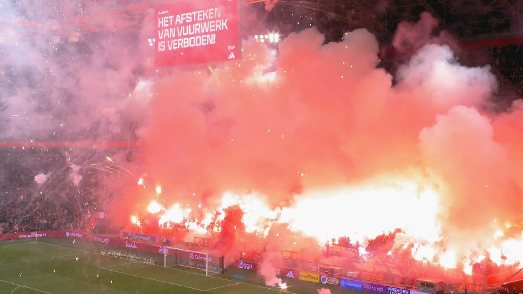 Vuurwerk legt duel tussen Ajax en FC Groningen snel stil