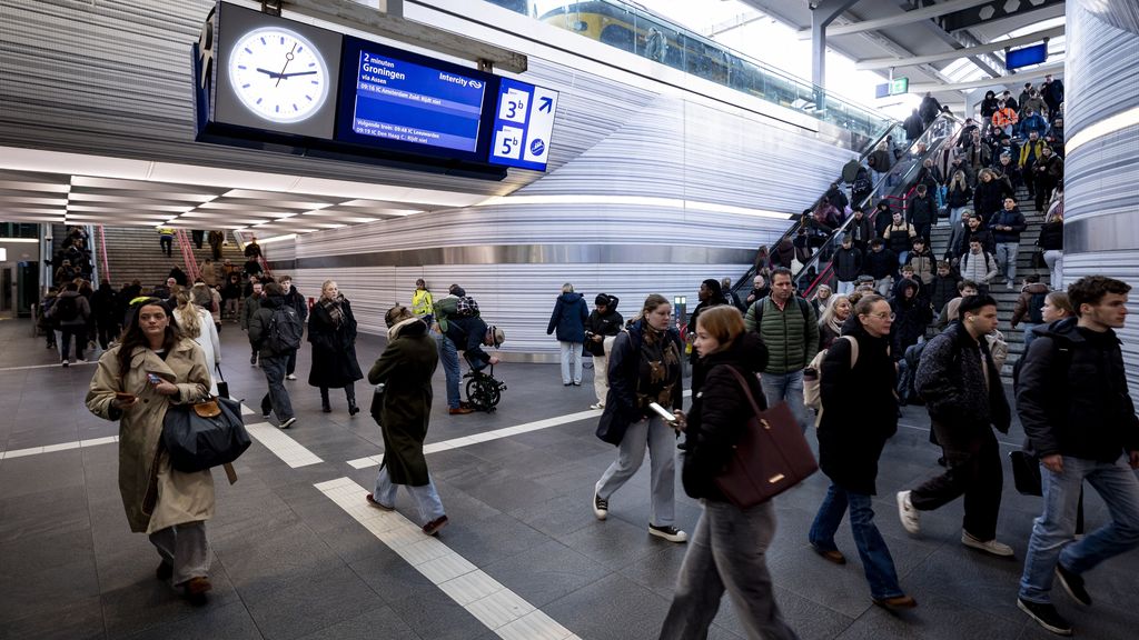 Foto: Treinverkeer bij Zwolle langer ontregeld door poging koperdiefstal