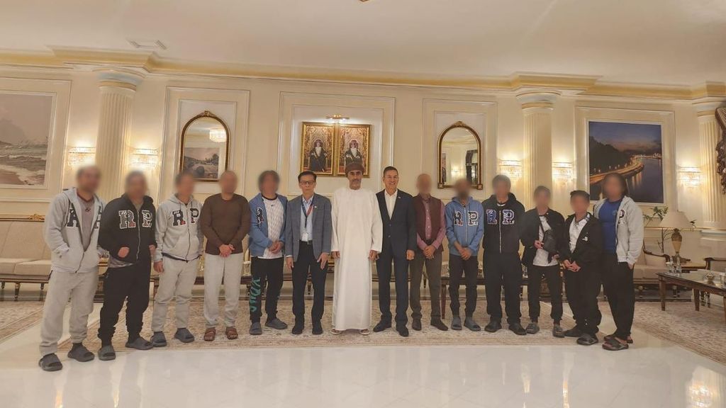 Foto: Houthi-rebellen laten gegijzelde zeelui na vier maanden gaan