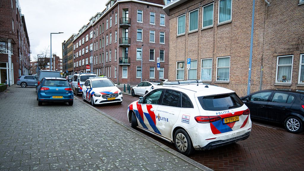 Foto: Man (35) schoot zichzelf per ongeluk dood in Rotterdamse woning