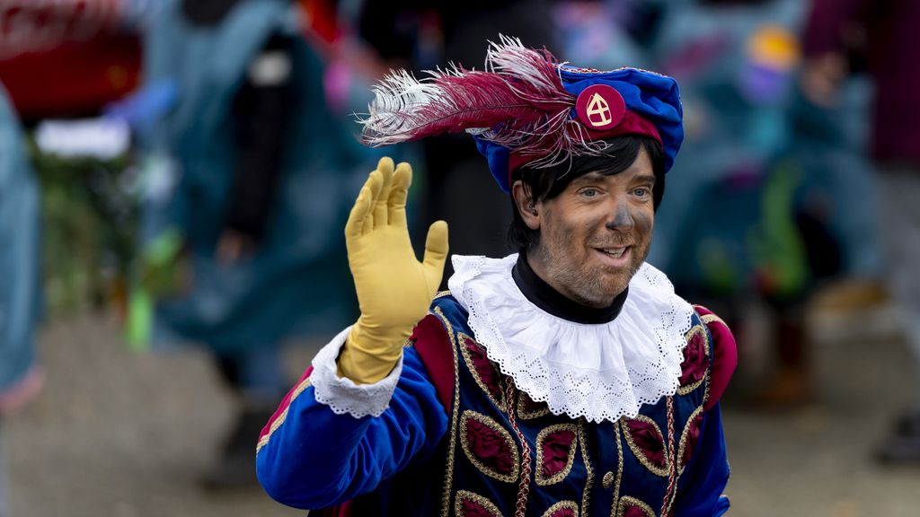 Foto: Hoofdpiet Niels van der Laan met de dood bedreigd voor suggestie in Sinterklaasjournaal