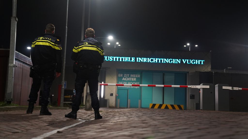 Foto: Twee medewerkers paar uur lang gegijzeld in gevangenis Vught