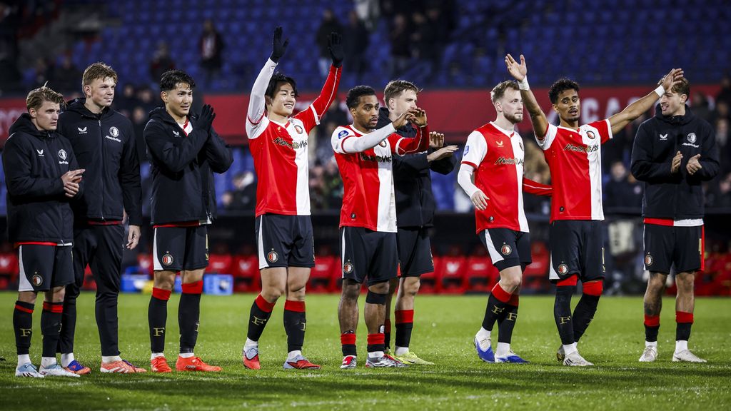 Samenvattingen eredivisie: kwartet Ueda, Fortuna helpt Ajax, PSV effectief