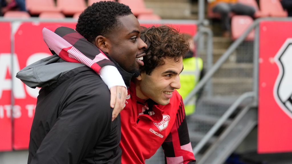 Twente met Lammers in de spits tegen Utrecht • Sparta: 'Oufkir verkast naar AZ'