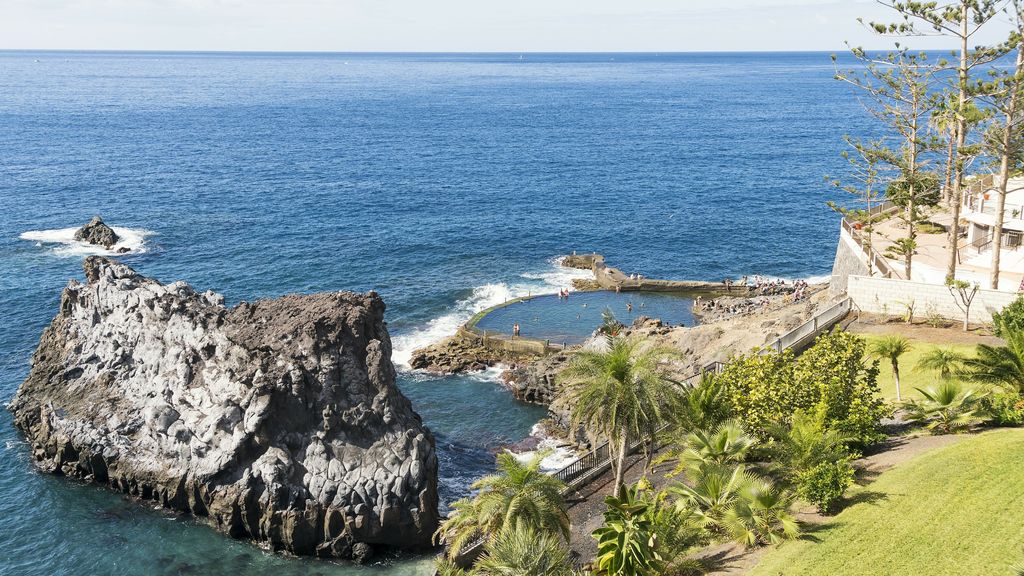 Foto: Drie toeristen komen om door hoge golven op Tenerife