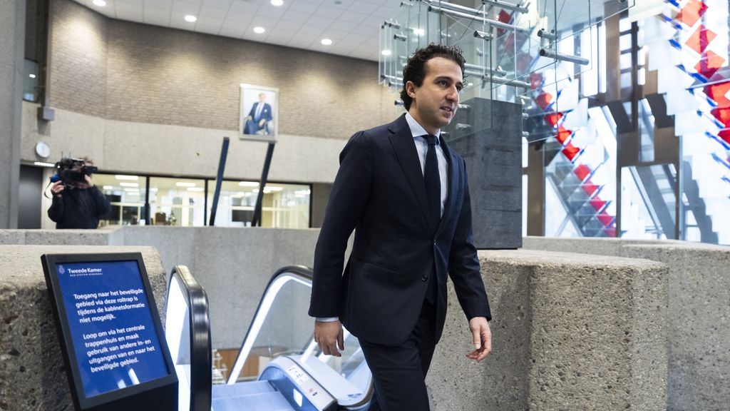 ‘Minderheidskabinet in zicht, deel kiezers wordt belazerd’ • Buma in gesprek met vijf partijen ‘Minderheidskabinet in zicht, deel kiezers wordt belazerd’ • Buma in gesprek met vijf partijen