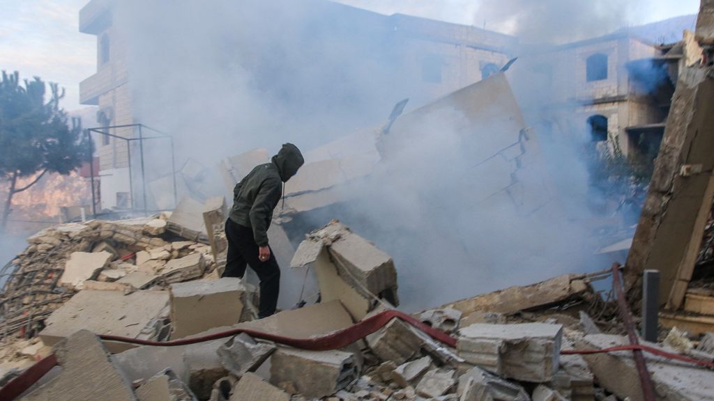 Foto: Israël voert luchtaanvallen uit in Zuid-Libanon: 'Trainingskamp Hezbollah geraakt'