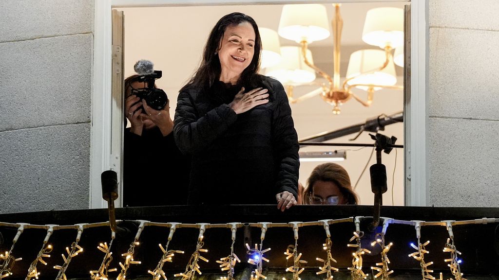 Foto: Venezolaanse oppositieleider na bijna jaar onderduiken alsnog in het openbaar in Oslo