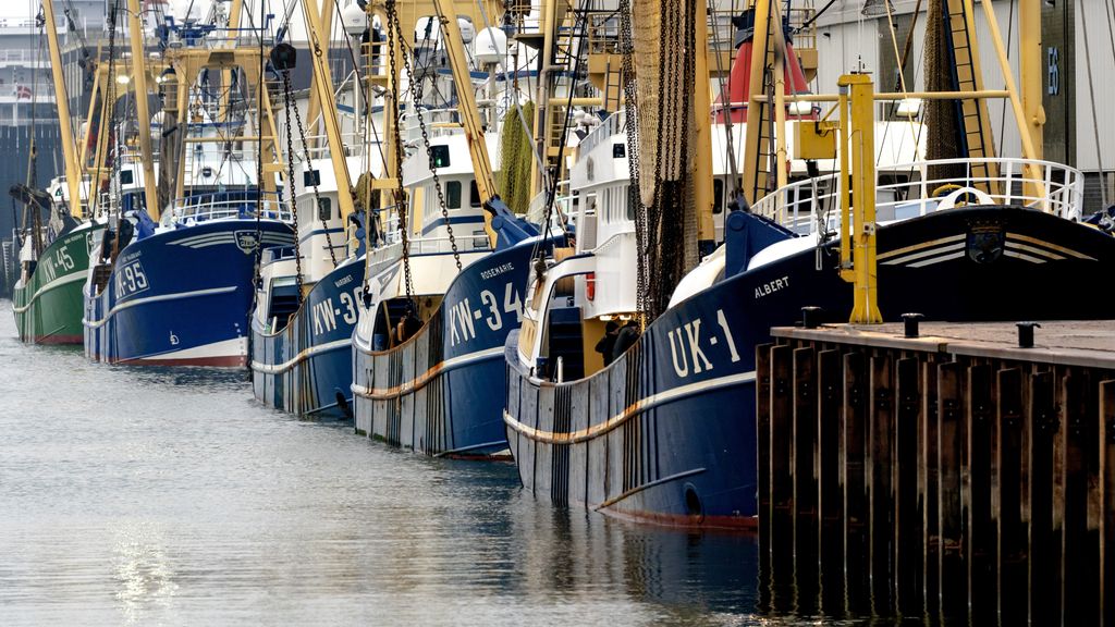 Foto: Kritiek op 'onzichtbare' Nederlandse vissers in Duitse wateren