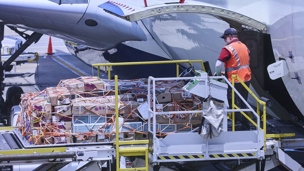 Foto: Pakketjes van buiten de EU vanaf zomer volgend jaar 3 euro duurder