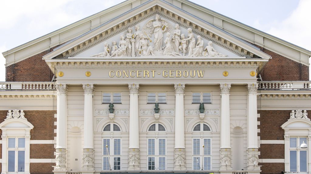 Foto: Rechter staat demonstraties toe rond omstreden optredens in Concertgebouw
