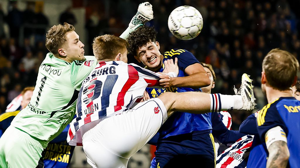 Cambuur snoept play-offticket af van De Graafschap, debuut Sneijder en goal Neeskens